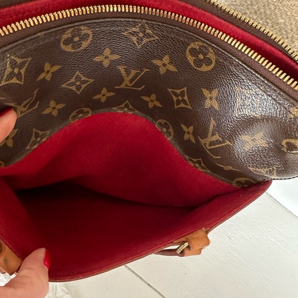 Authentic Louis Vuitton Handbag with red velvet lining. - Picture 2 of 6